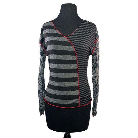 Womens Size Small Gray & Black Multi Print Vneck Top with Red Piping - Picture 1 of 4